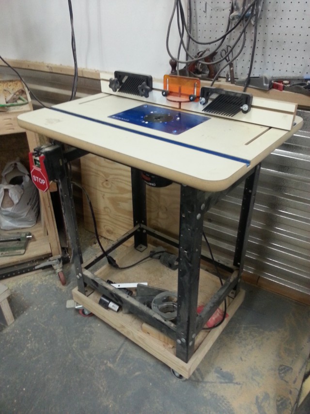 An overall pic of the router table.